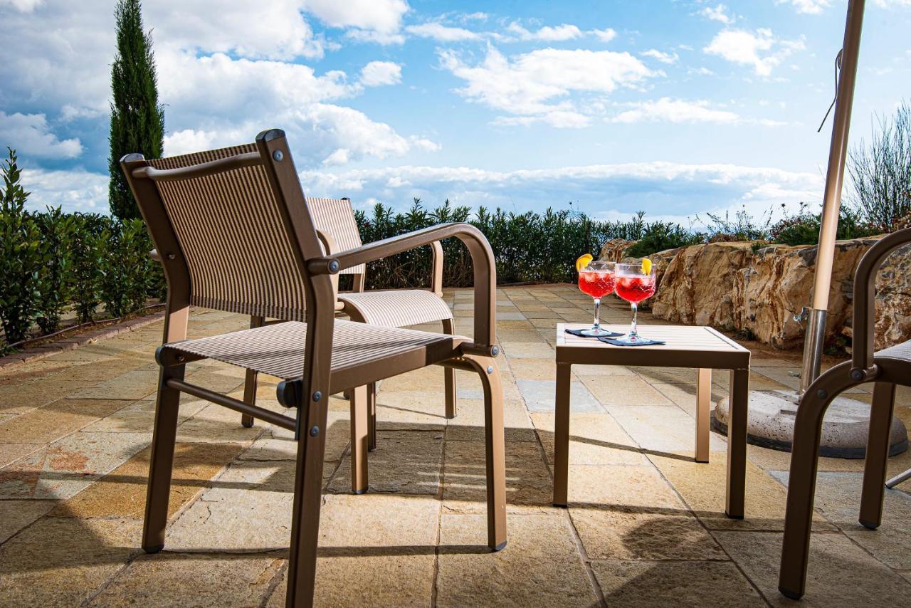 Castello Bonaria Wine & Spa Resort Кампилья-Мариттима Экстерьер фото