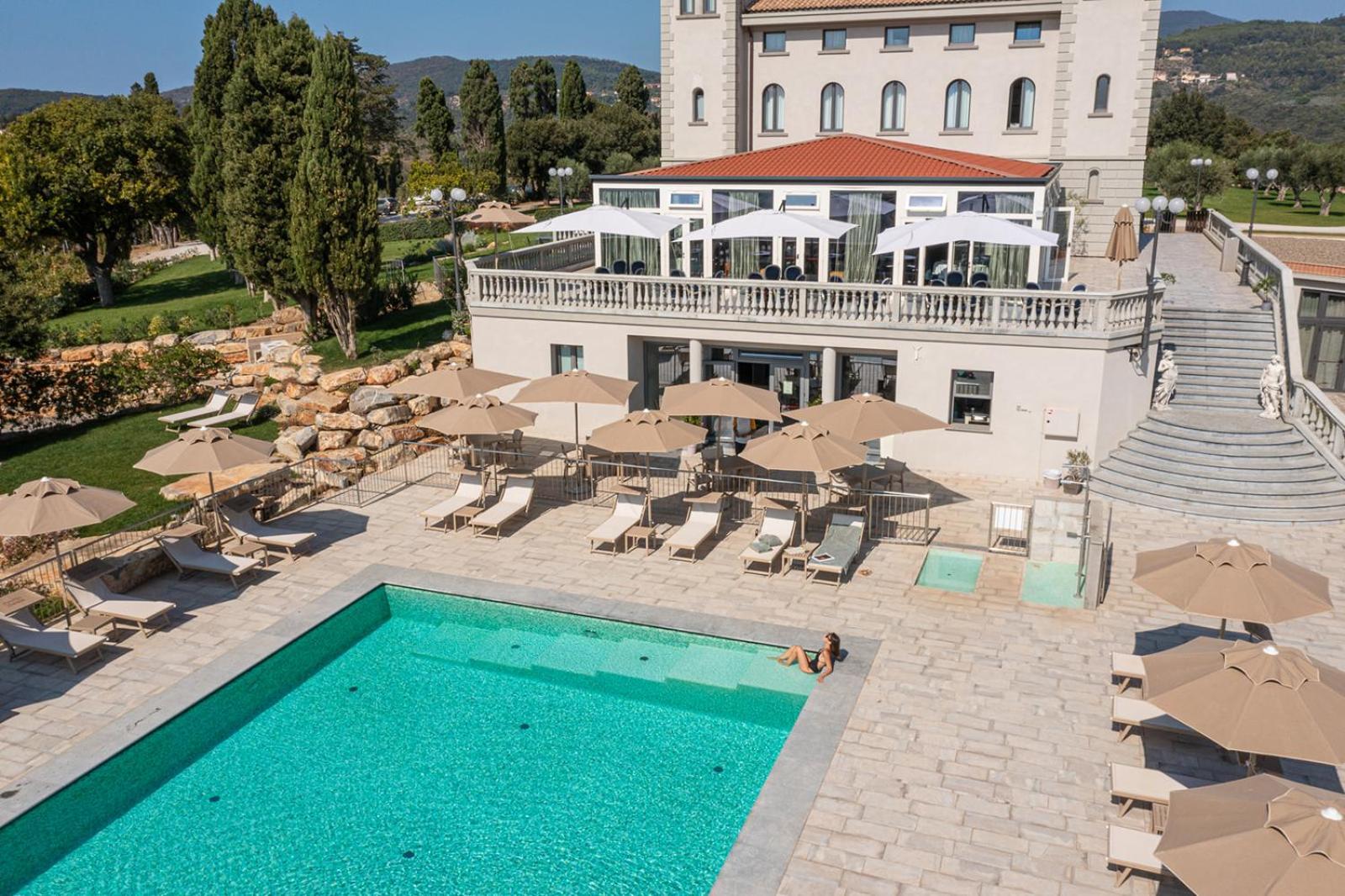 Castello Bonaria Wine & Spa Resort Кампилья-Мариттима Экстерьер фото